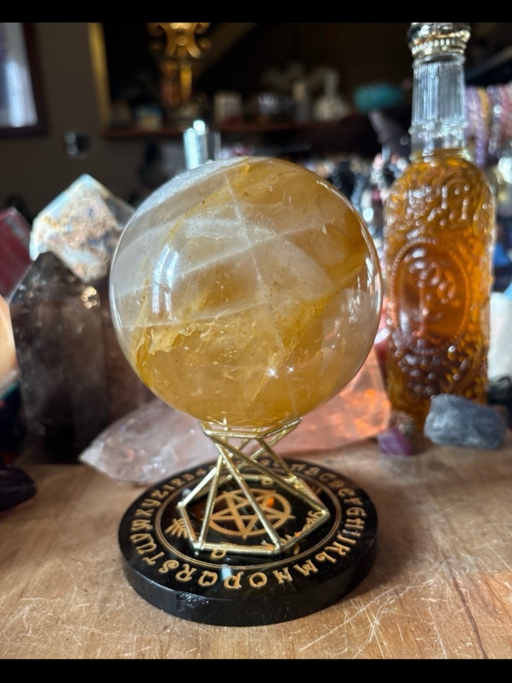 Golden healer sphere UHQ Huge 3.6 inches wide - Picture 7 of 7